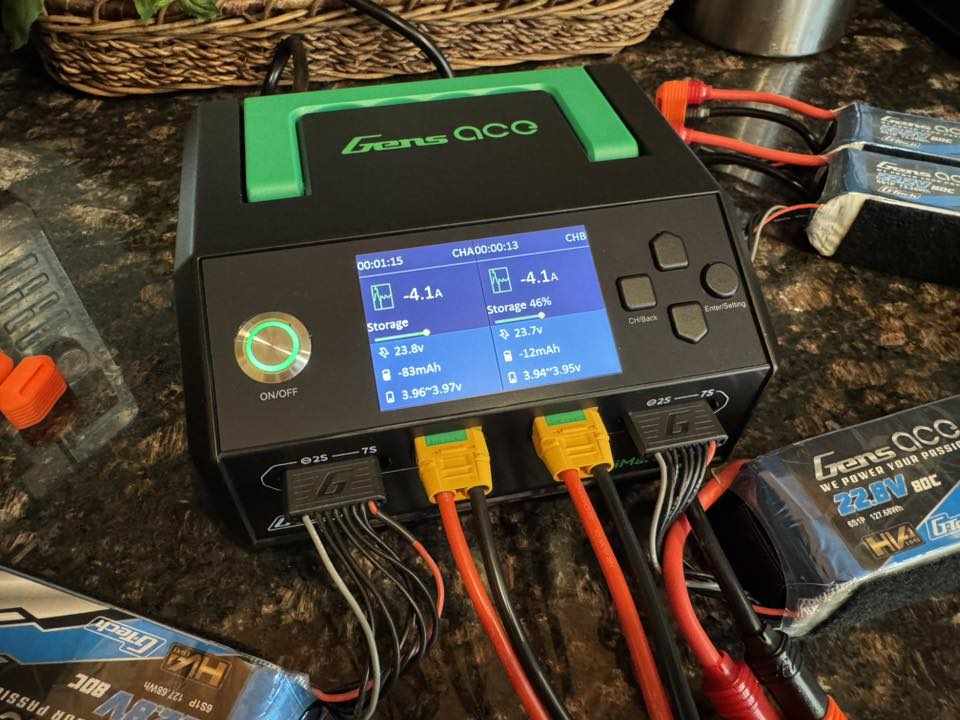 Gens ace iMars D1000 Charger